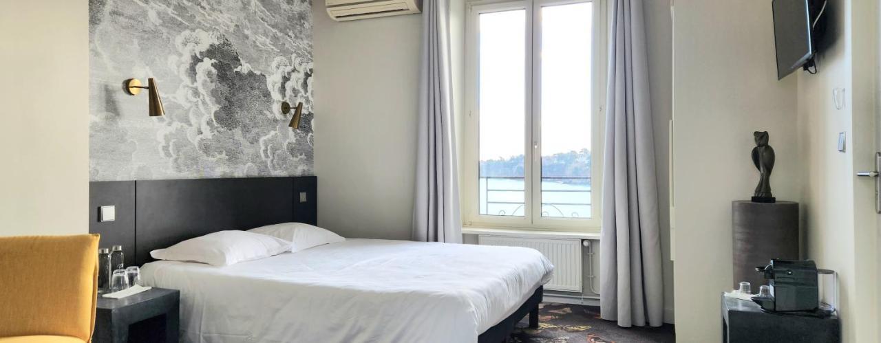 Restaurant Hotel Didier Meril Дінар Екстер'єр фото